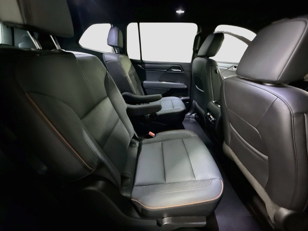2024 GMC Acadia AT4