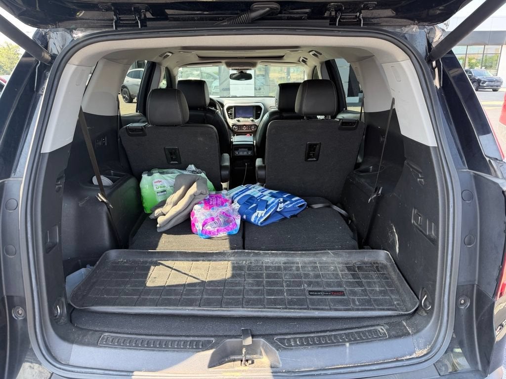 2022 GMC Acadia SLT