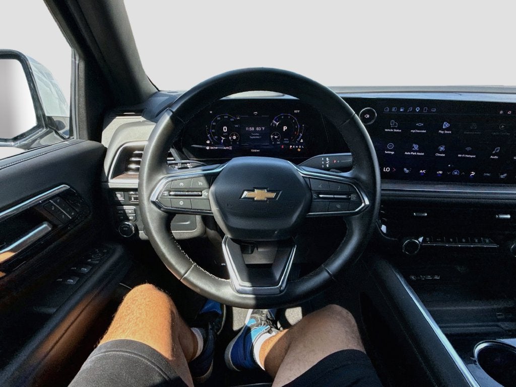 2025 Chevrolet Suburban LT
