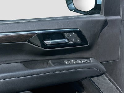 2025 Chevrolet Suburban LT