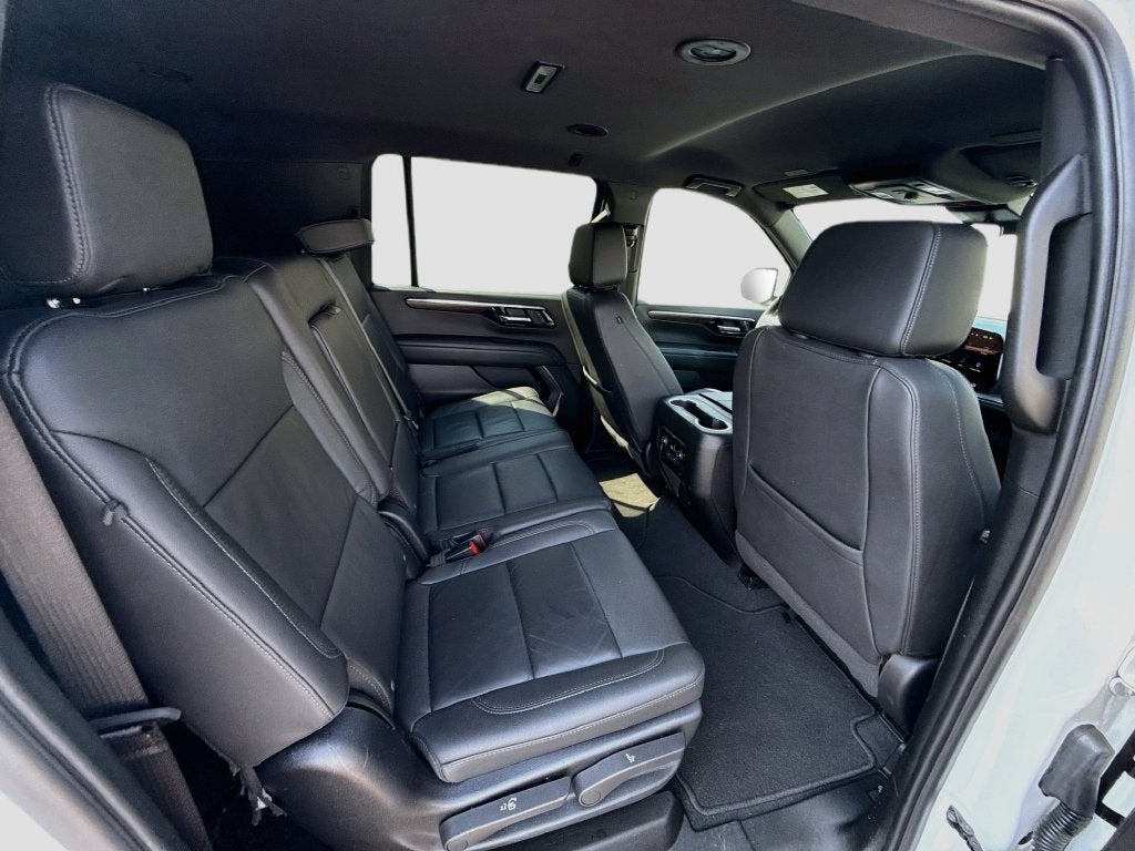 2025 Chevrolet Suburban LT