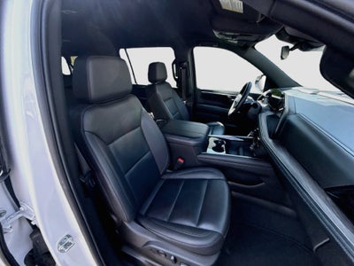 2025 Chevrolet Suburban LT