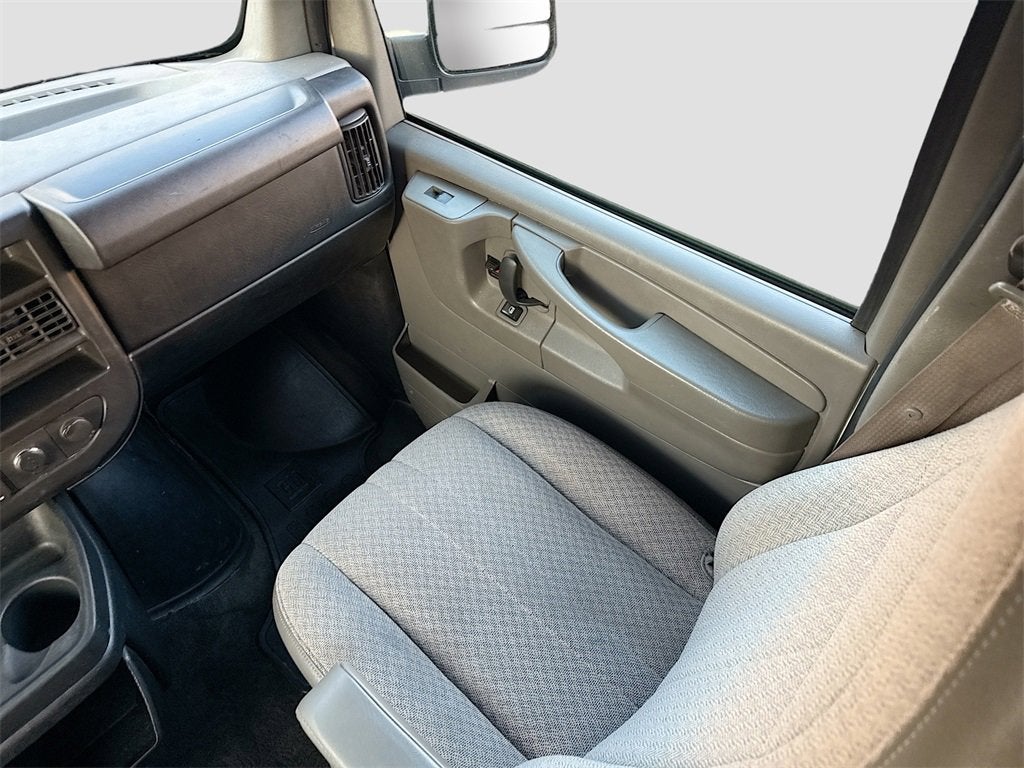 2015 Chevrolet Express Passenger 2500 LS