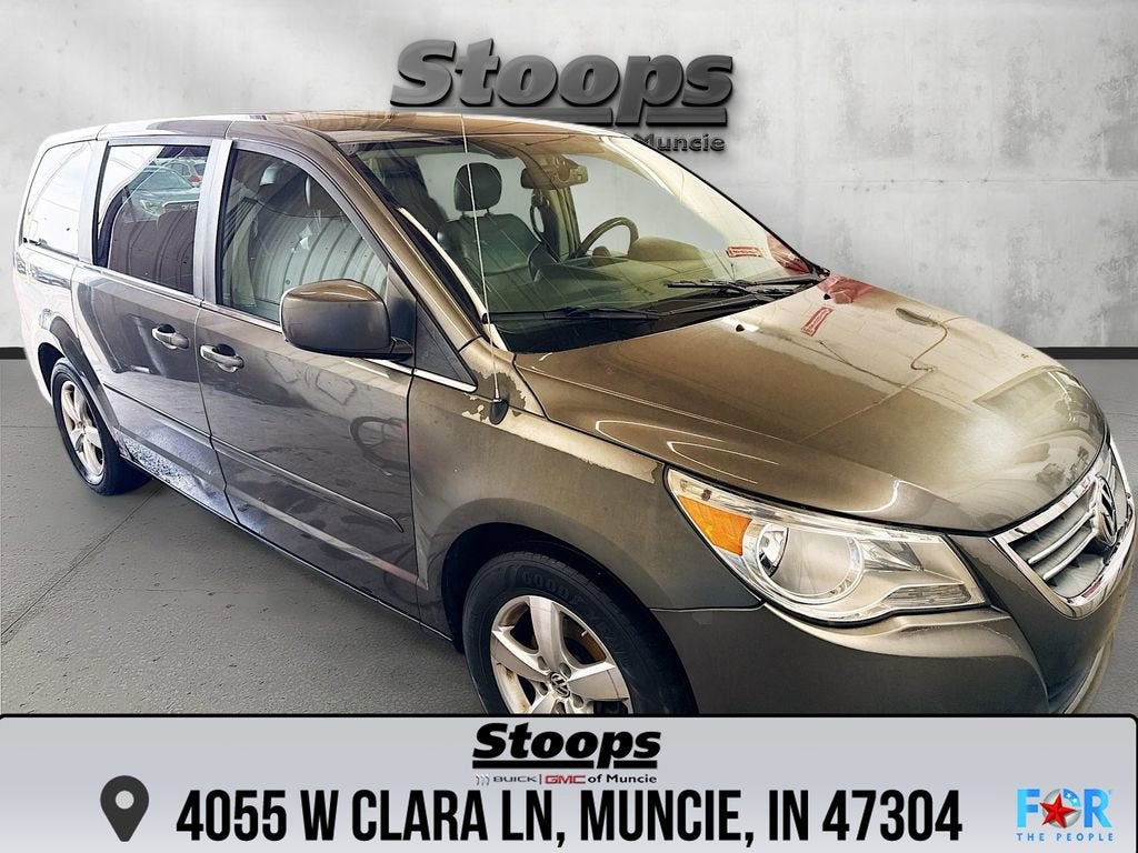 2010 Volkswagen Routan SEL w/Navigation