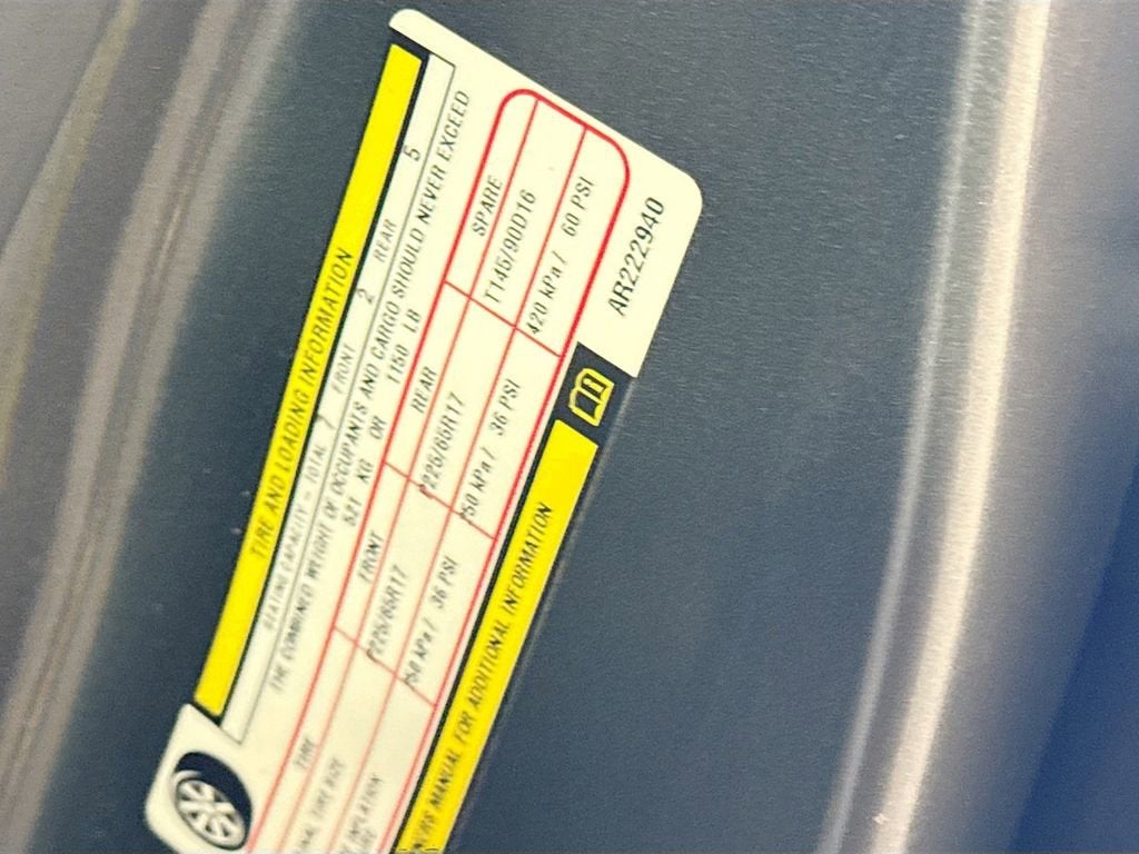 2010 Volkswagen Routan SEL w/Navigation