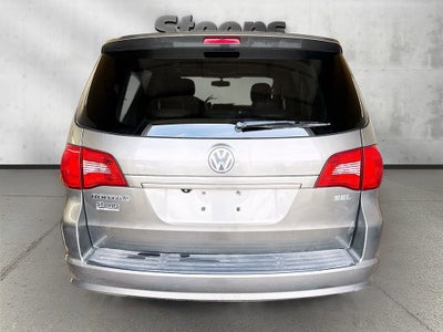 2010 Volkswagen Routan SEL w/Navigation