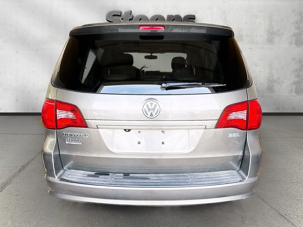 2010 Volkswagen Routan SEL w/Navigation
