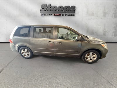2010 Volkswagen Routan SEL w/Navigation