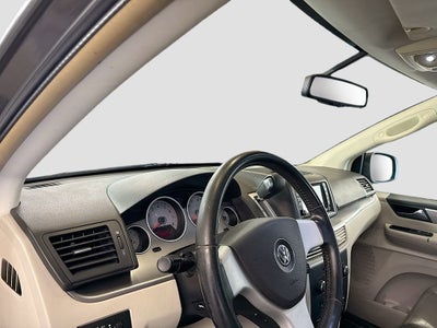 2010 Volkswagen Routan SEL w/Navigation