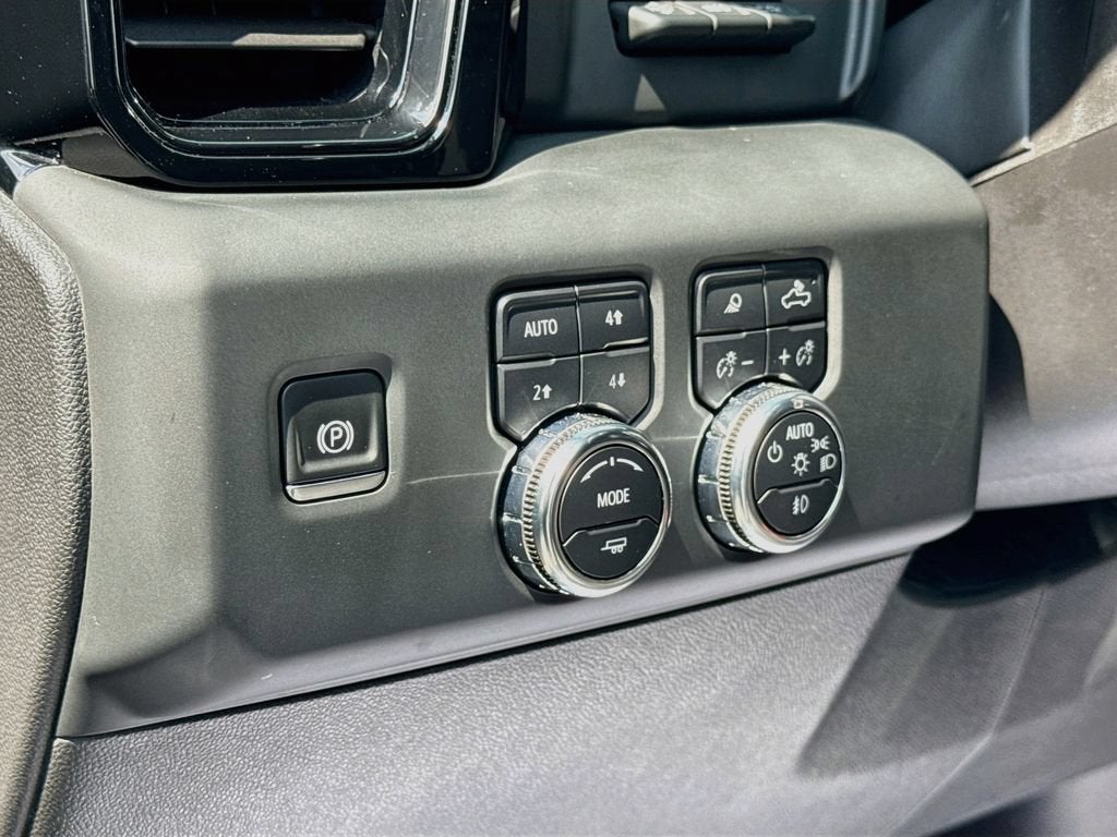 2025 GMC Sierra 1500 AT4X