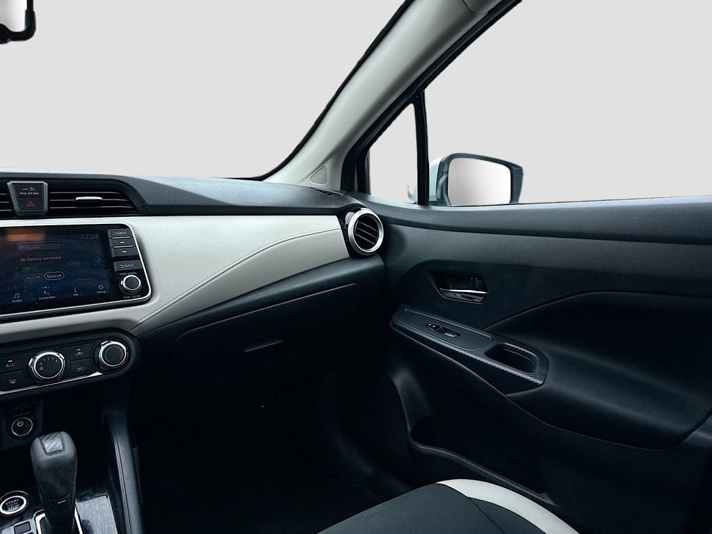 2022 Nissan Versa SV