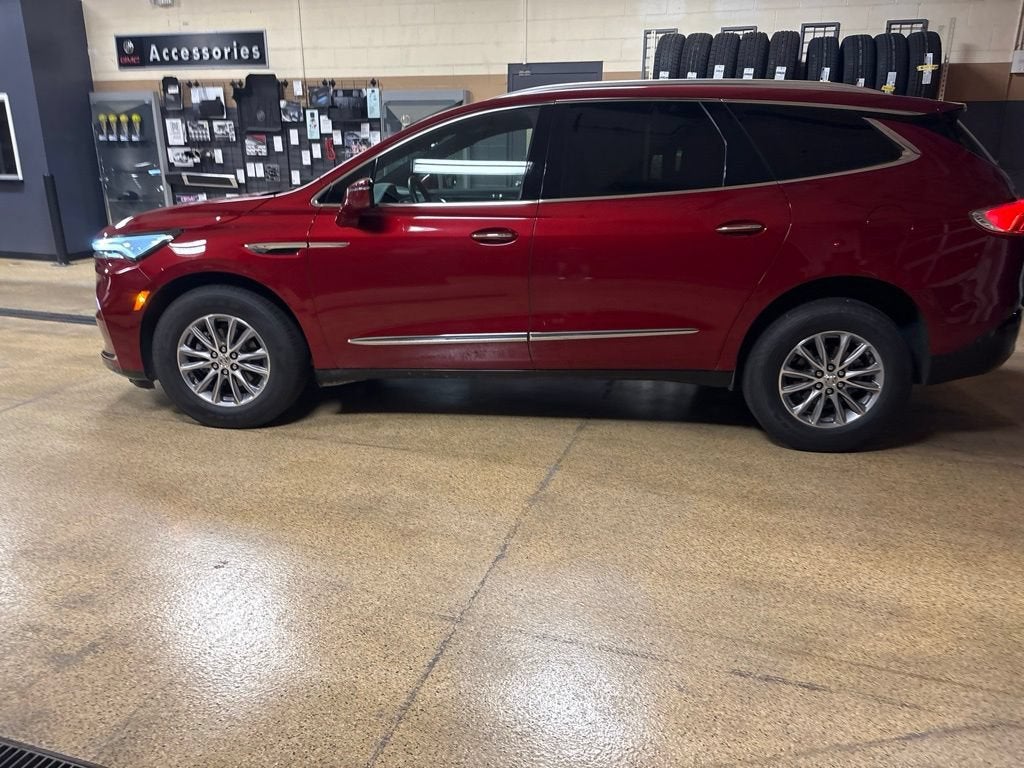 2023 Buick Enclave Essence