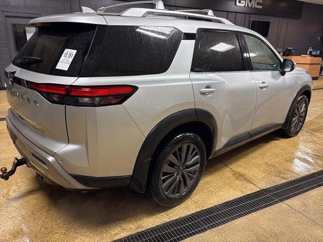 2022 Nissan Pathfinder SL