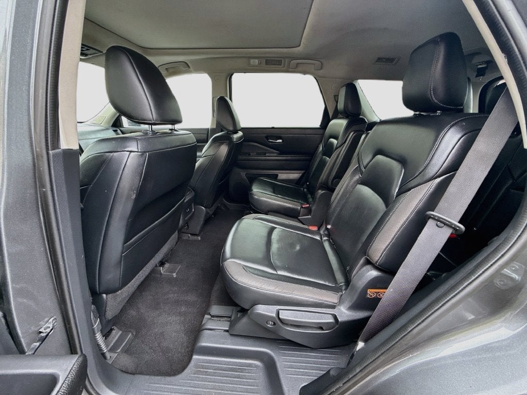 2022 Nissan Pathfinder SL 4WD