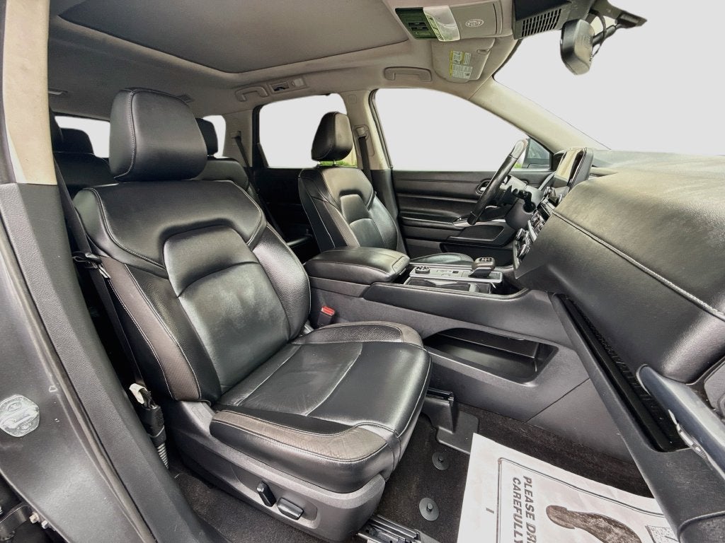 2022 Nissan Pathfinder SL 4WD