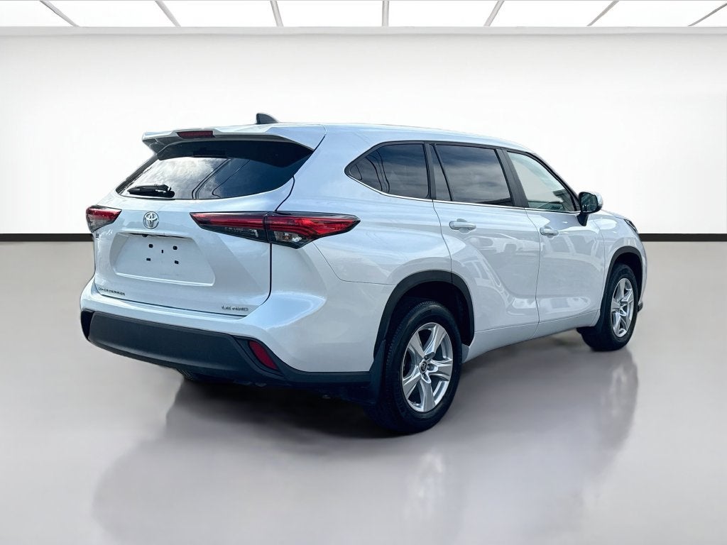 2023 Toyota Highlander LE