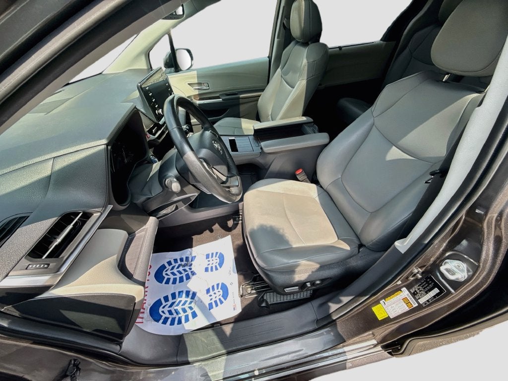 2024 Toyota Sienna XLE