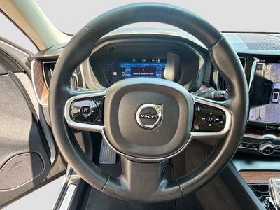 2023 Volvo XC60 Ultimate Bright Theme
