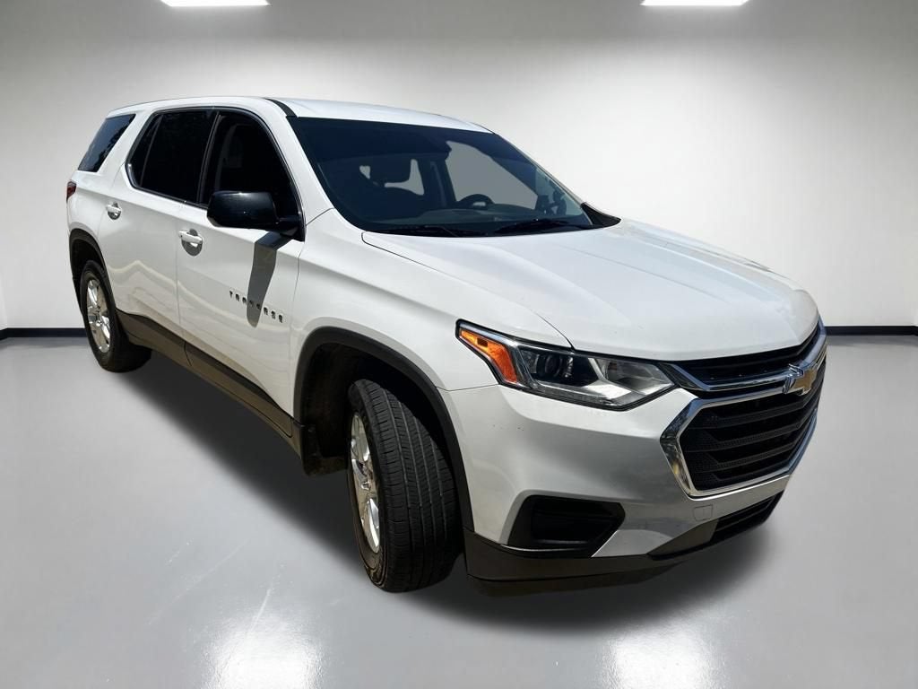 Used 2018 Chevrolet Traverse LS with VIN 1GNERFKW1JJ142800 for sale in Columbus, IN