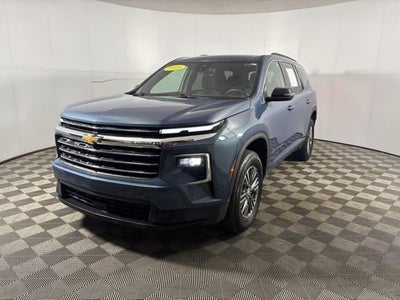2025 Chevrolet Traverse LT