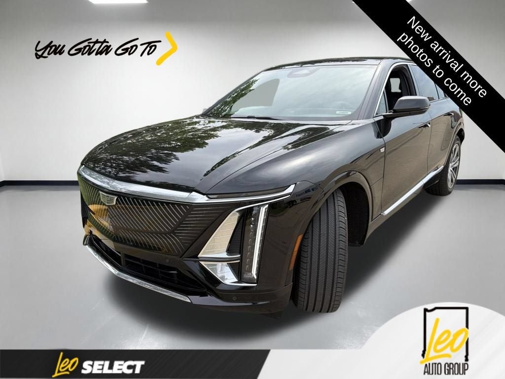 2024 Cadillac LYRIQ Luxury 2