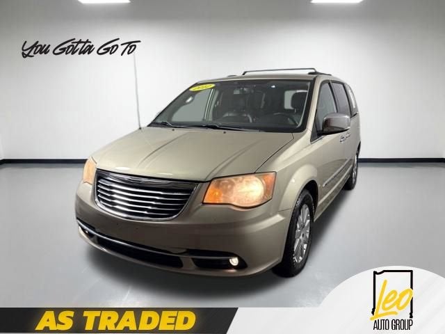 2012 Chrysler Town & Country Touring-L's photo