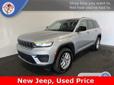 2023 Jeep Grand Cherokee Laredo 4x2