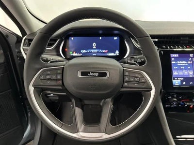 2023 Jeep Grand Cherokee Laredo 4x2