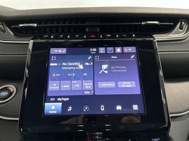 2023 Jeep Grand Cherokee Laredo 4x2