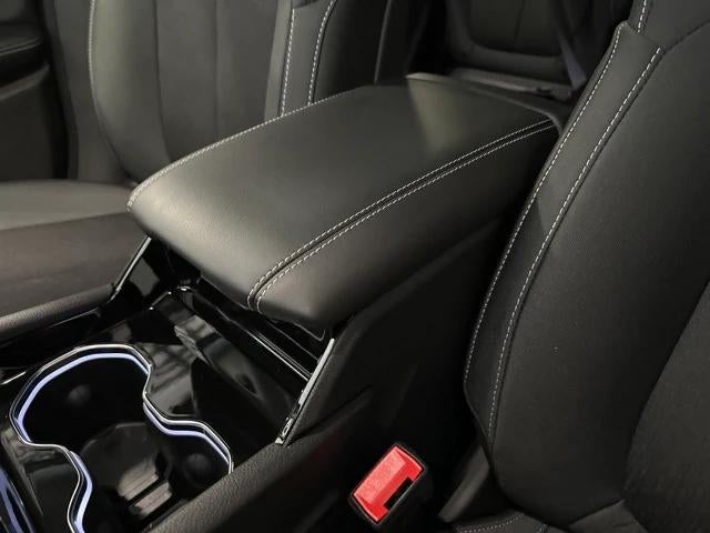 2023 Jeep Grand Cherokee Laredo 4x2