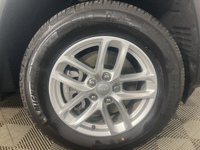 2024 Jeep Grand Cherokee L Laredo X 4x4