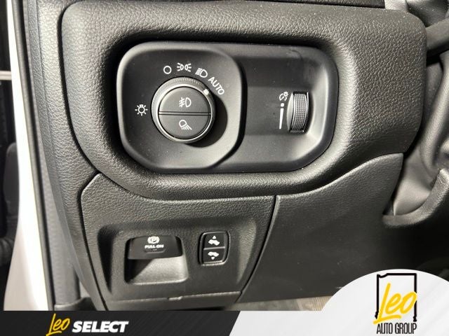 2023 RAM 1500 Big Horn Crew Cab 4x4 5'7' Box