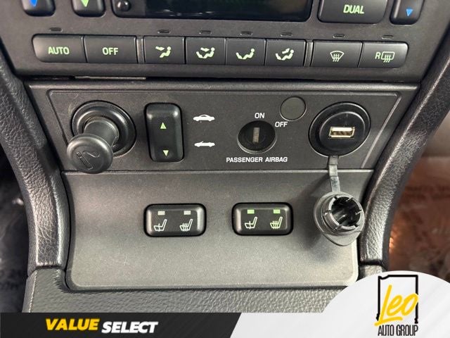 2004 Ford Thunderbird Base