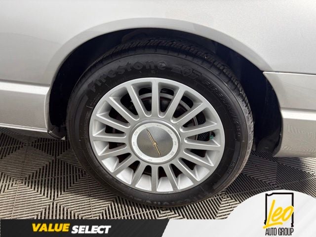 2004 Ford Thunderbird Base