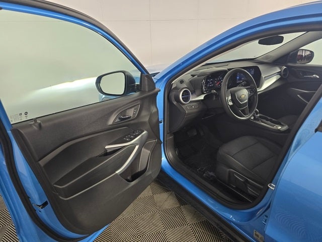 2025 Chevrolet Trax FWD LS