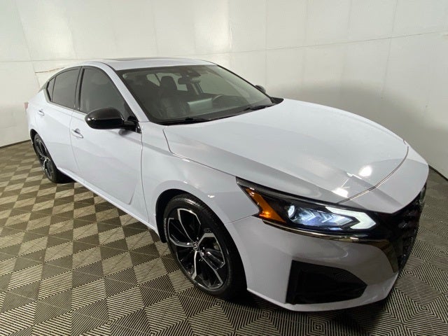 2023 Nissan Altima SR