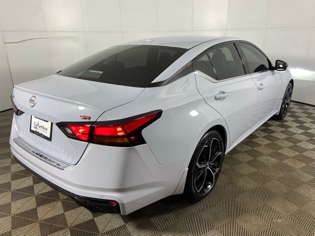 2023 Nissan Altima SR