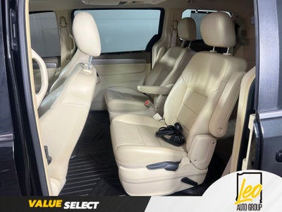 2010 Volkswagen Routan SEL