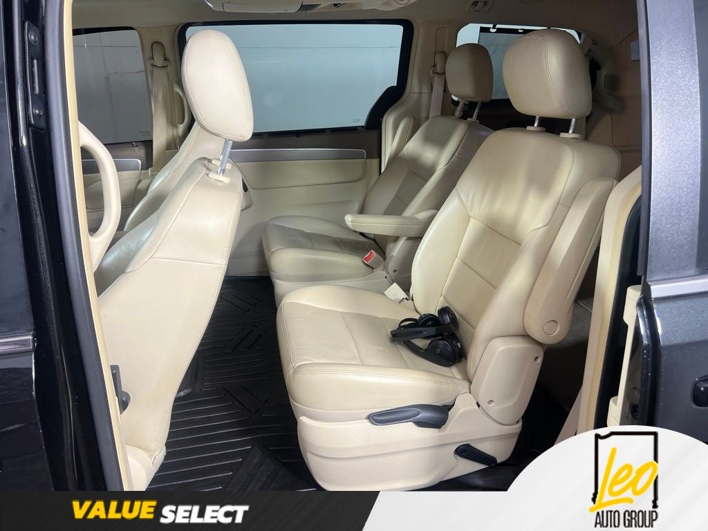 2010 Volkswagen Routan SEL
