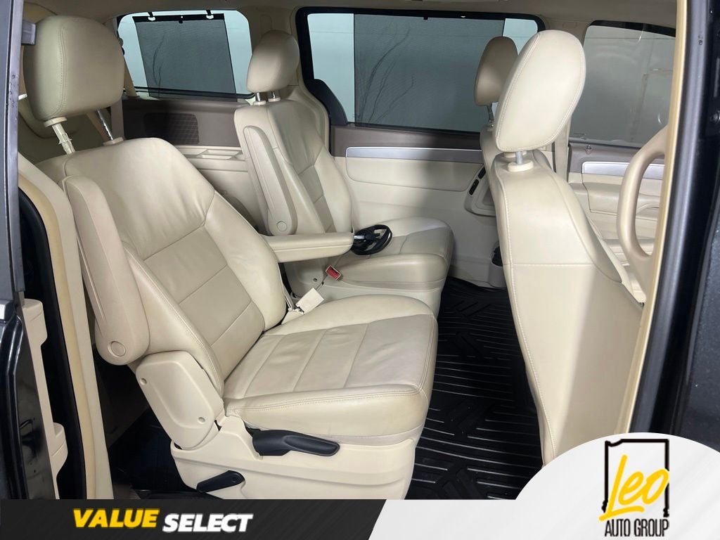 2010 Volkswagen Routan SEL