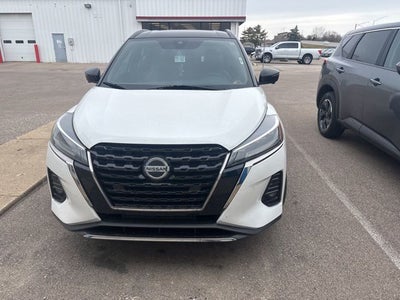 2021 Nissan Kicks SR