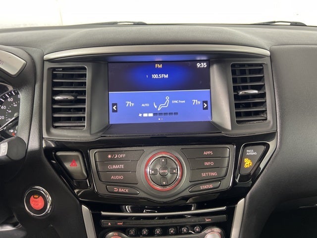 2019 Nissan Pathfinder SV