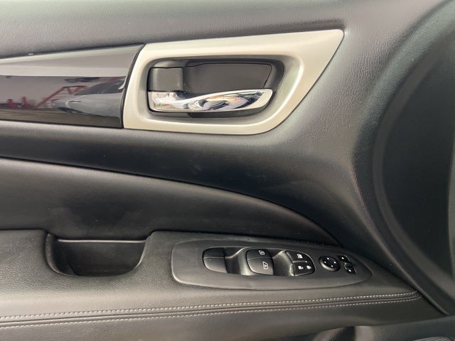 2019 Nissan Pathfinder SV