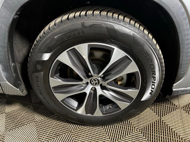 2020 Toyota Highlander Hybrid XLE