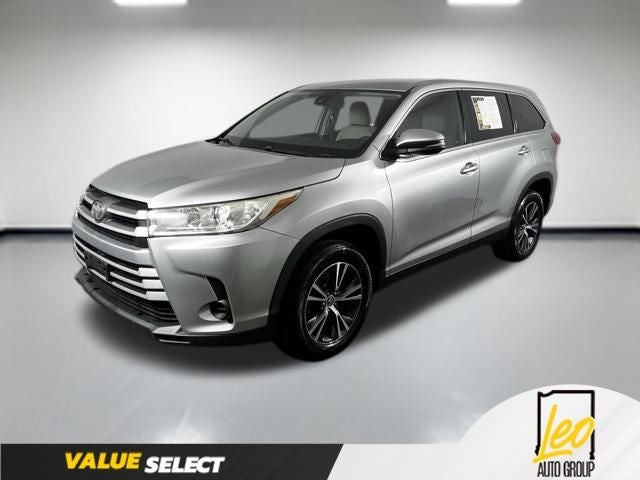 2019 Toyota Highlander LE FWD photo