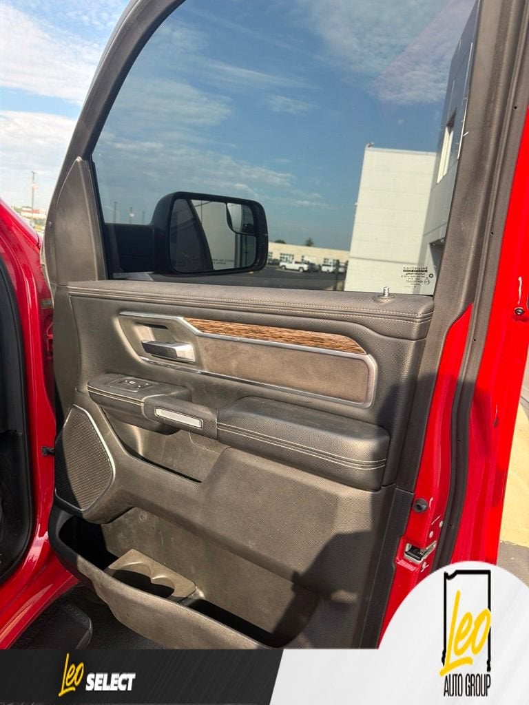 2019 RAM 1500 Laramie Crew Cab 4x4 5'7" Box