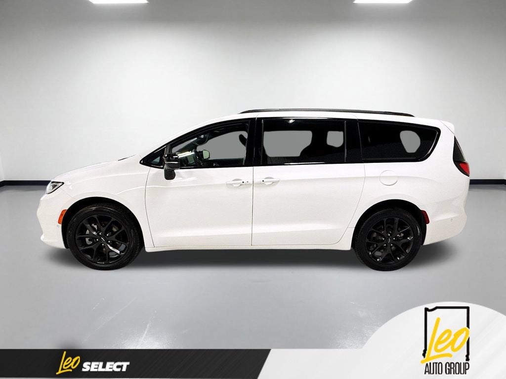 2023 Chrysler Pacifica Limited AWD