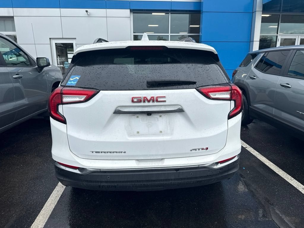 2023 GMC Terrain AT4